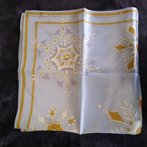 MOMA. Holiday Snowflake Neckerchief - Picture 7 of 14